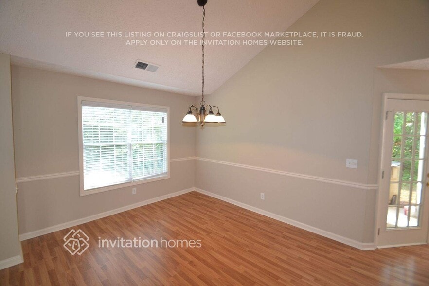 Building Photo - 2604 Carolina Ct