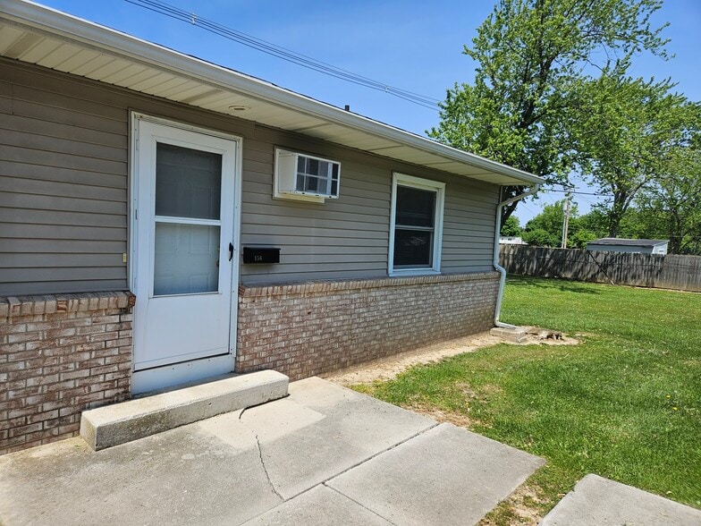 Building Photo - 156 Hillcrest Ave