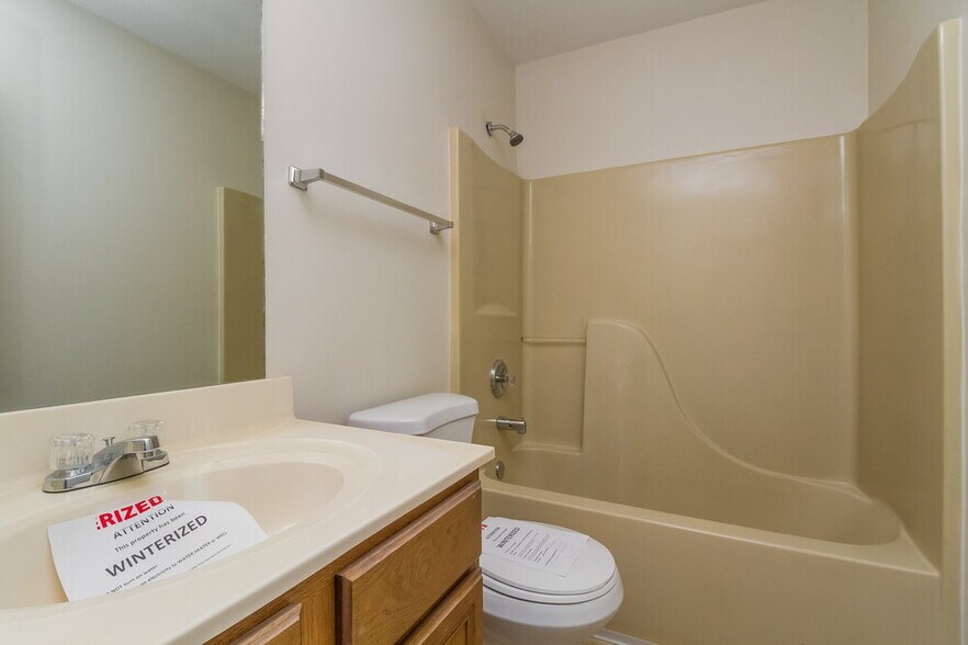 Building Photo - 608 Birchbrook Ct