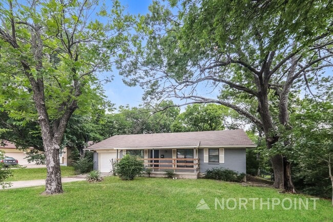 Building Photo - 3 BR/1BA | Newly Renovated Single Family Home | 1-Car Covered Parking | Shaded Yard!