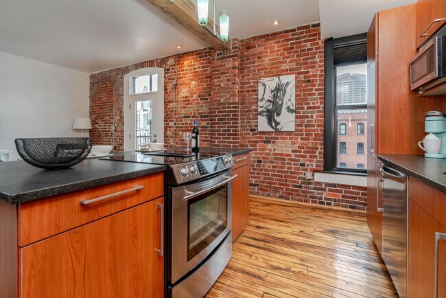 Building Photo - 225 N 4th St