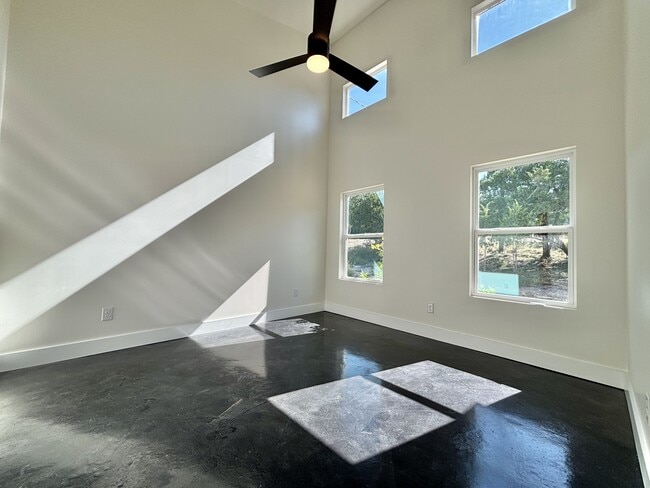 Building Photo - 329 Canyon Springs Dr