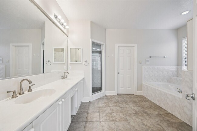 Building Photo - 2422 Dorrington St