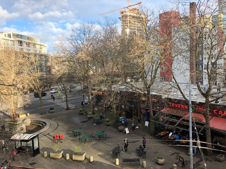 Building Photo - 2700 4th Ave