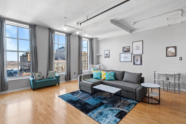 Building Photo - Downtown 1 bed Furnished Apartment for Ren...