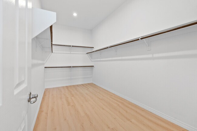 Building Photo - 43720 Vacanza Ct