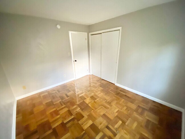 Building Photo - 125 Station Rd