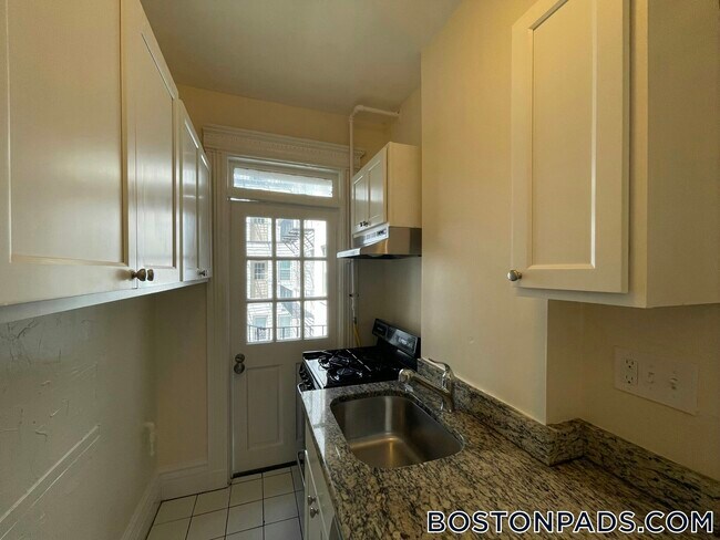 Building Photo - 1111 Beacon St