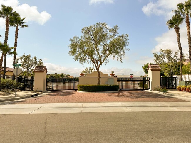 Building Photo - COMING SOON! * RARE OPPORTUNITY * SENIOR (55+) ROOM FOR RENT IN PRISTINE GATED COMMUNITY IN MENIFEE!