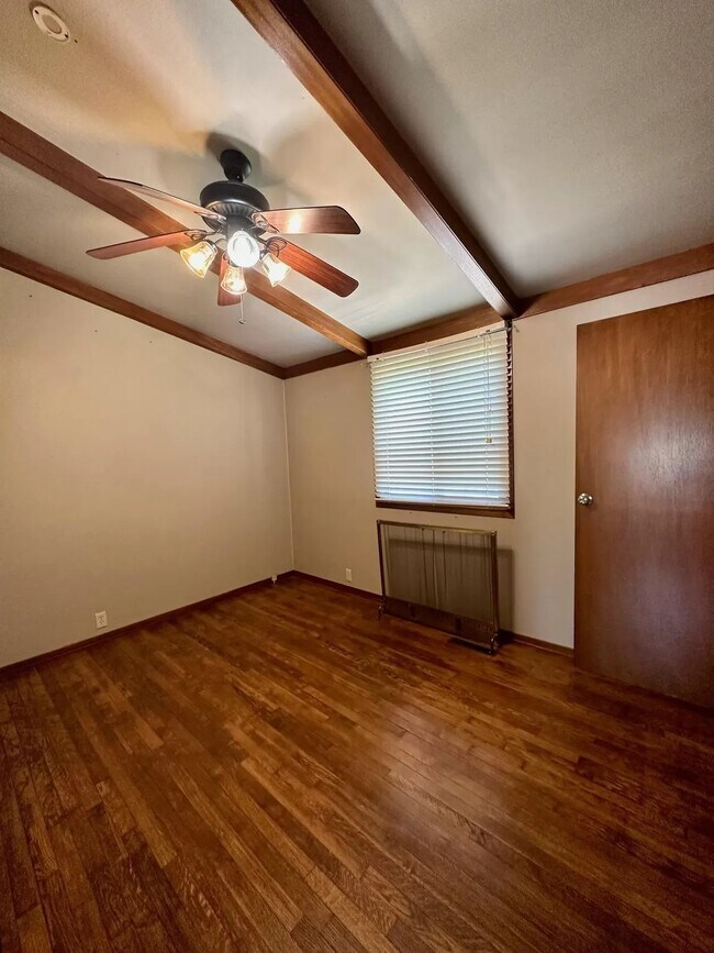 Bed room 1&2 - 9108 S Buckner Tarsney Rd