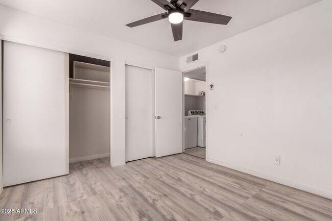 Building Photo - 6038 W Gelding Dr