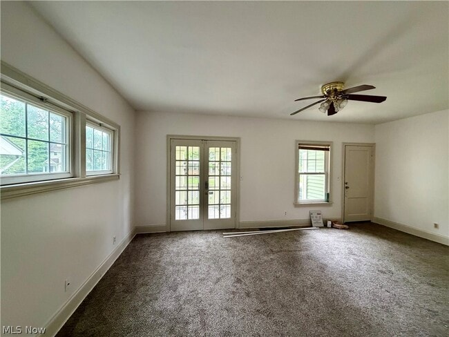 Building Photo - 3430 Beechwood Ave