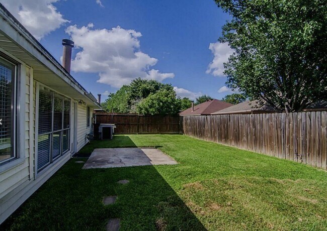 Building Photo - 6910 Brockington Dr