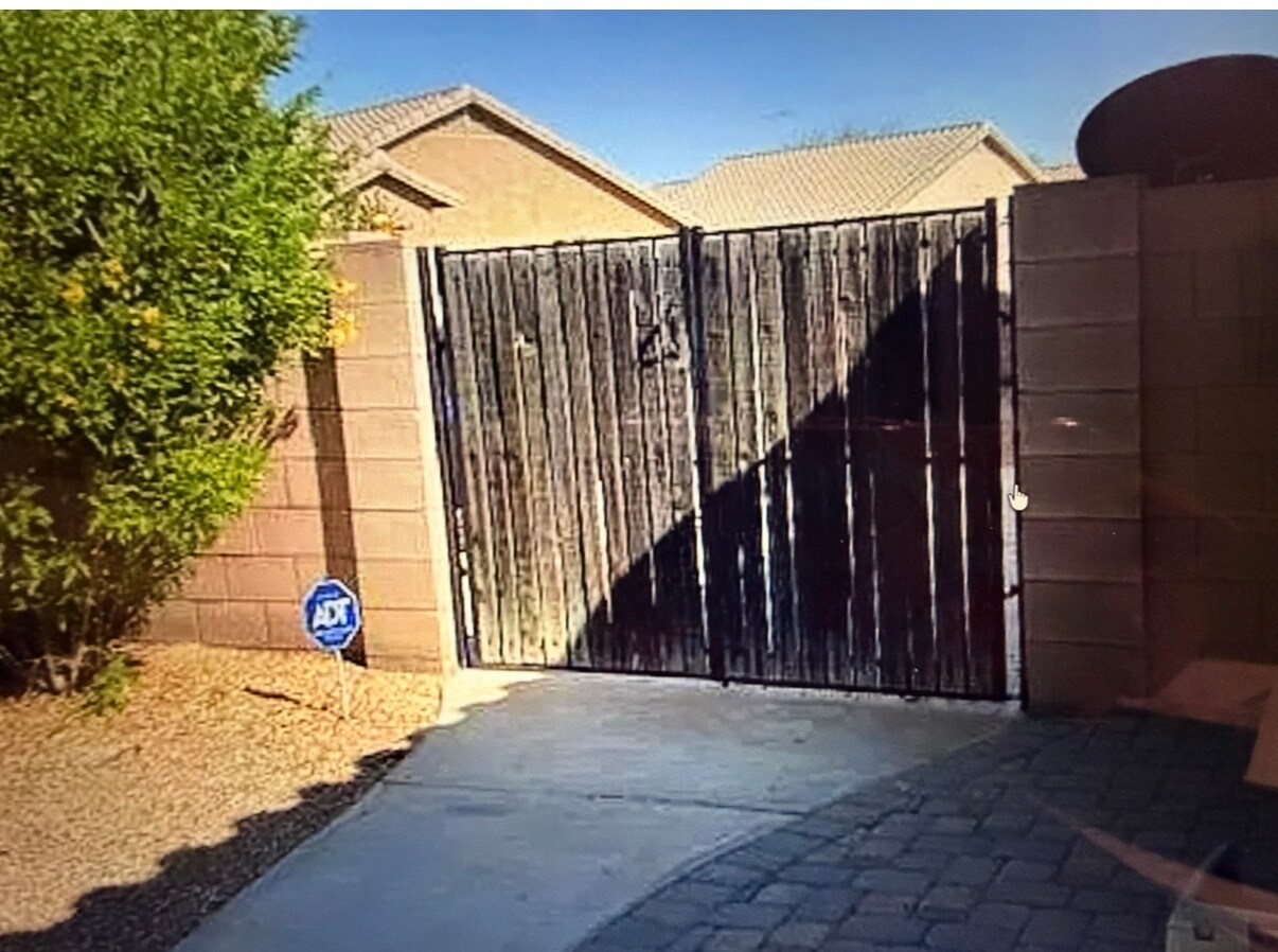RV Gate - 2913 E Runaway Bay Pl