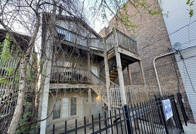 Building Photo - 1129 S Troy St