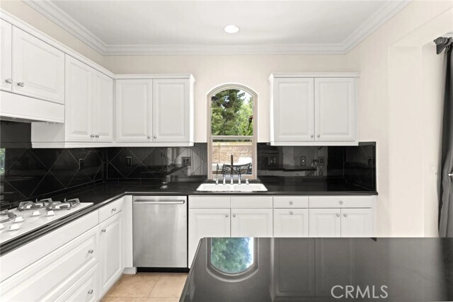 Building Photo - 61 Shade Tree