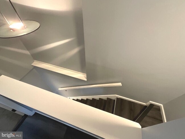 Building Photo - 9405 Chippenham Dr