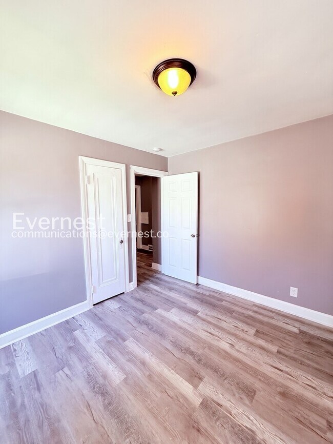 Building Photo - 9460 Wayburn St