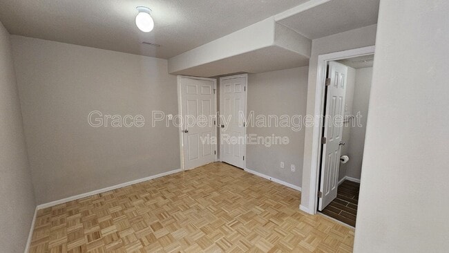 Building Photo - 325 W 116th Ave