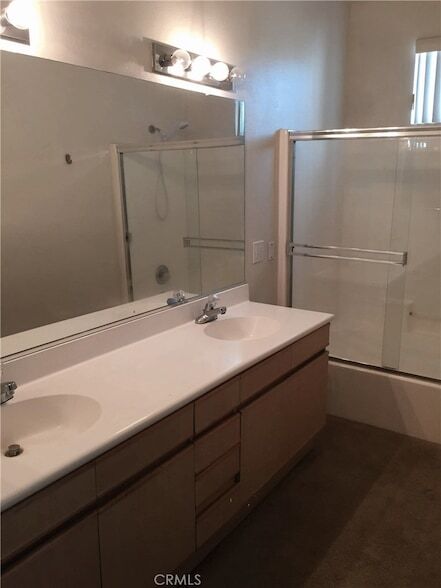 Building Photo - 356 Carrione Ct