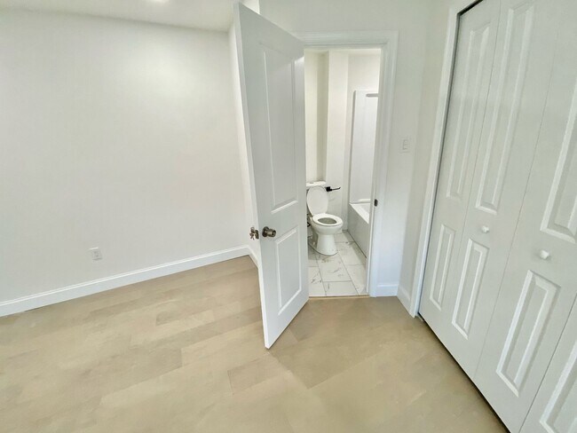 Building Photo - 2626 S Watts St.