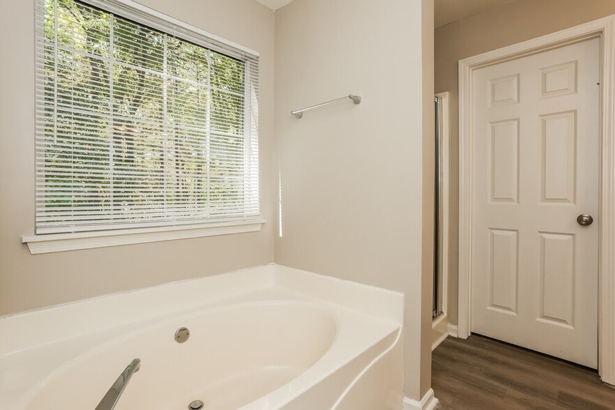 Building Photo - 4097 Sweetsprings Terrace SW