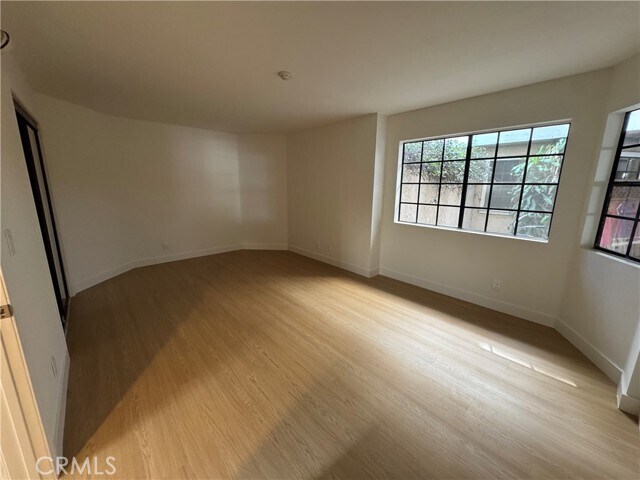 Building Photo - 526 S Catalina Ave