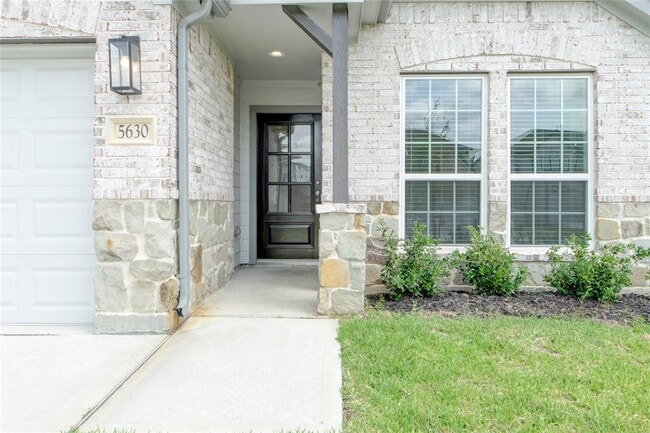 Building Photo - 5630 Silverleaf Oak Ln