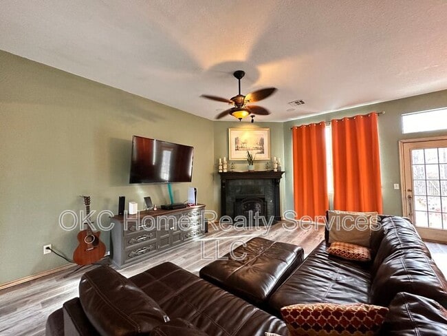 Building Photo - 10716 NW 31st Terrace