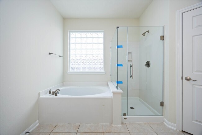 Building Photo - 24623 Blane Dr