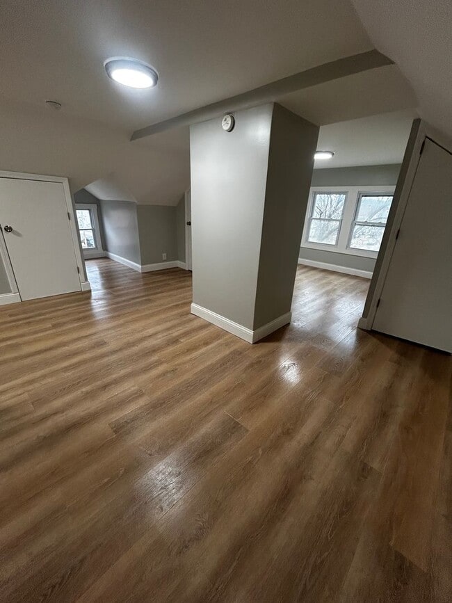 Building Photo - BEAUTIFUL RENOVATED NEW 4 BEDROOM 2 BATH HOUSE QUIET NEIGHBORHOOD