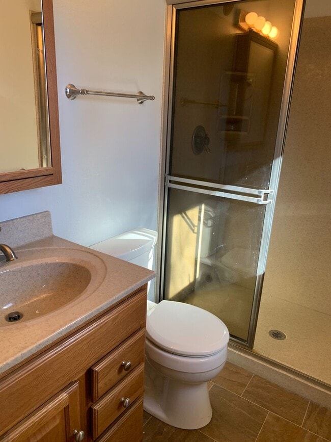 Building Photo - Elegant 4-Bedroom Split Foyer Home – West Rapid Cul-de-Sac!