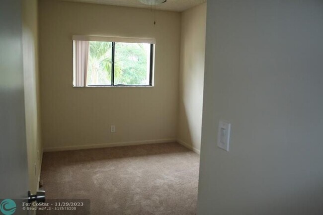 Building Photo - 4733 NW 90th Ave