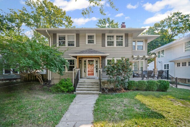 Primary Photo - Wonderful Waldo Home!