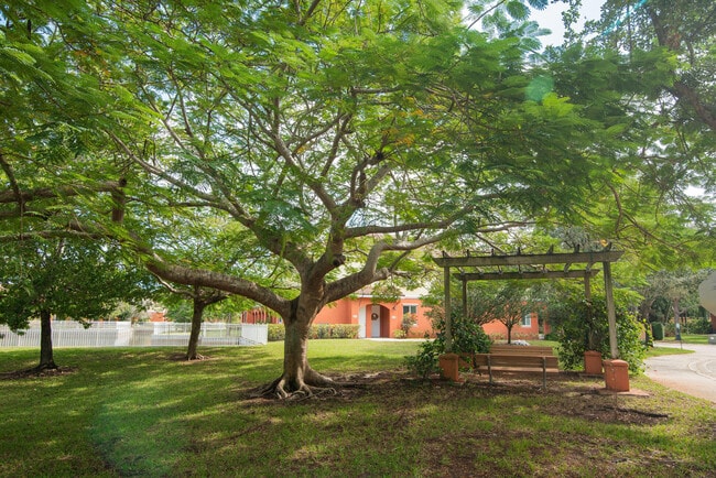 Building Photo - 49 SE Sedona Cir