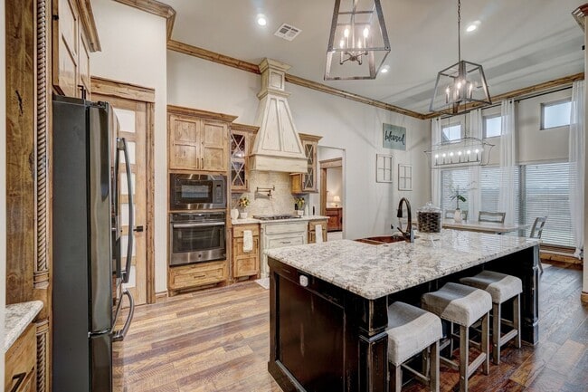 Building Photo - 4009 NE Realtree Dr
