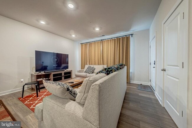 Building Photo - 20803 Wood Quay Dr