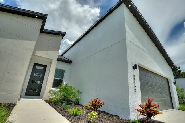 Building Photo - ONE MONTH FREE RENT! Modern, energy effici...