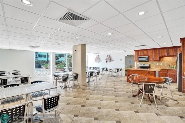 Building Photo - 3750 Galt Ocean Dr