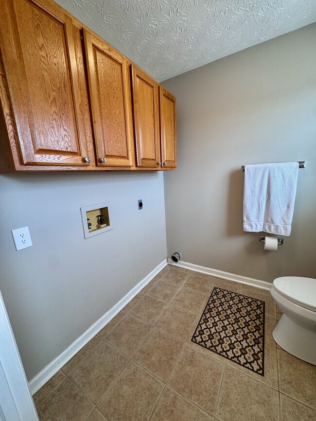 Building Photo - 808 Olde Pioneer Trail