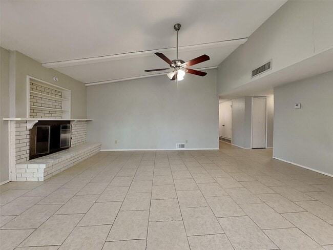 Building Photo - 3 BR/2BA | Renovated Single Family Home | Gated backyard