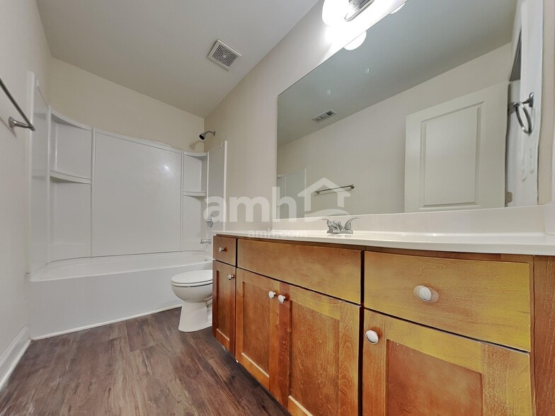 Building Photo - 2515 Beal St