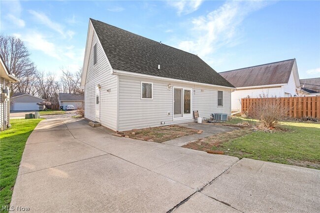 Building Photo - 775 Shelley Pkwy