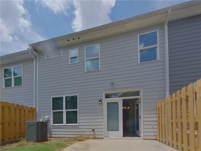 Building Photo - 2275 Rosemary Park Ln