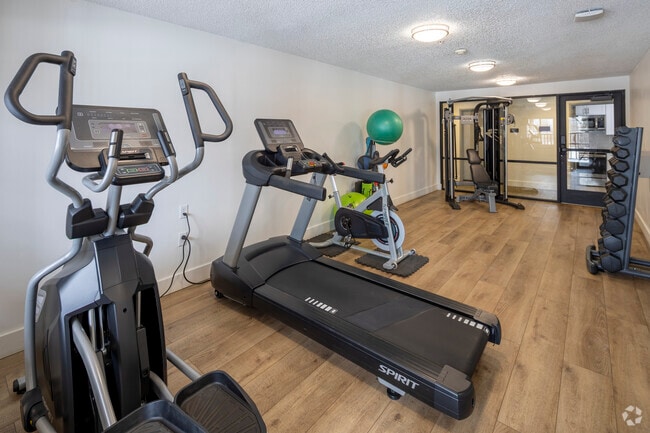 Fitness Center - Oxbow Apartments