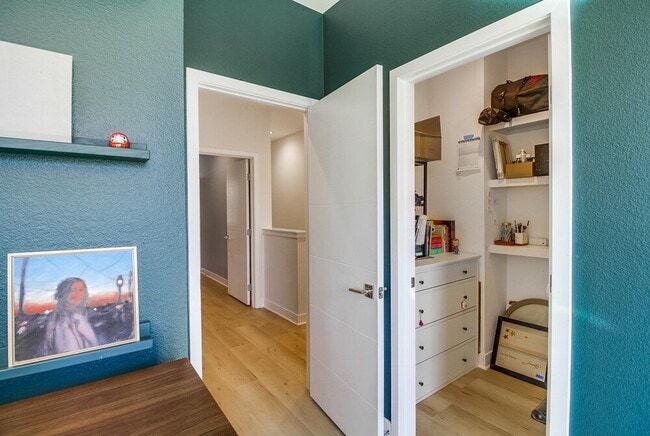 Building Photo - Welcome to your modern La Mesa townhome wi...