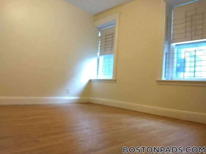 Building Photo - 1810 Commonwealth Ave