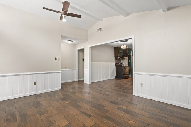 Building Photo - 2021 14th Ave N