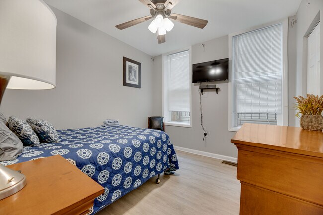 Building Photo - 121 New York Ave NW