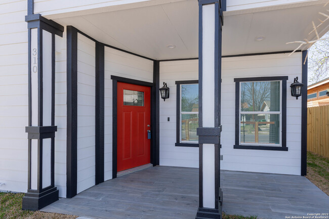 Building Photo - 310 Gabriel-